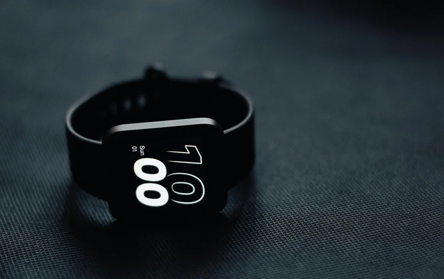 Fitness Band vs Smartwatch — Which Is Better for You in 2026?